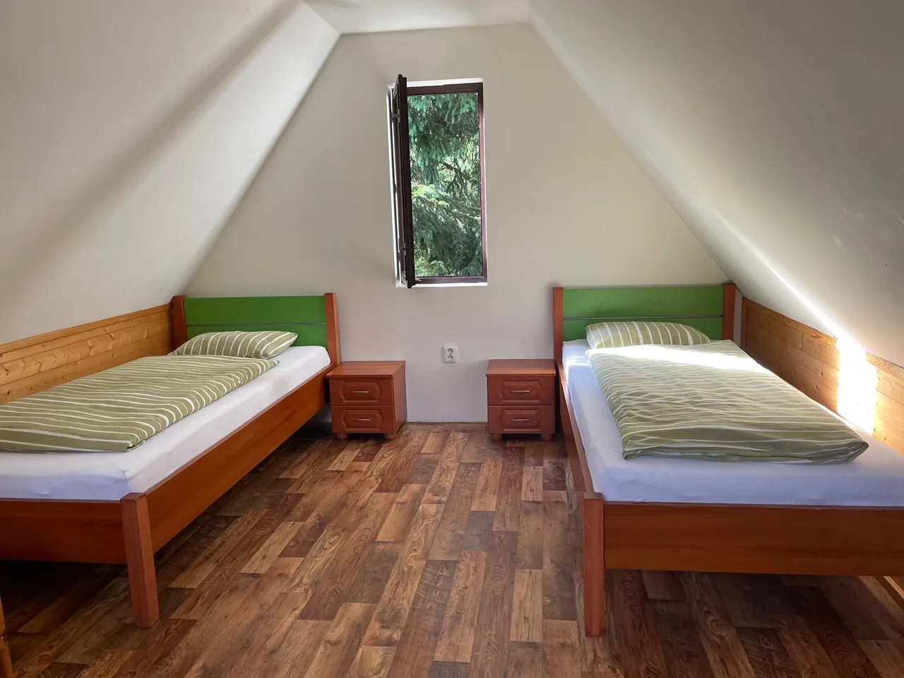 Chatka se sociálním zařízením — ložnice