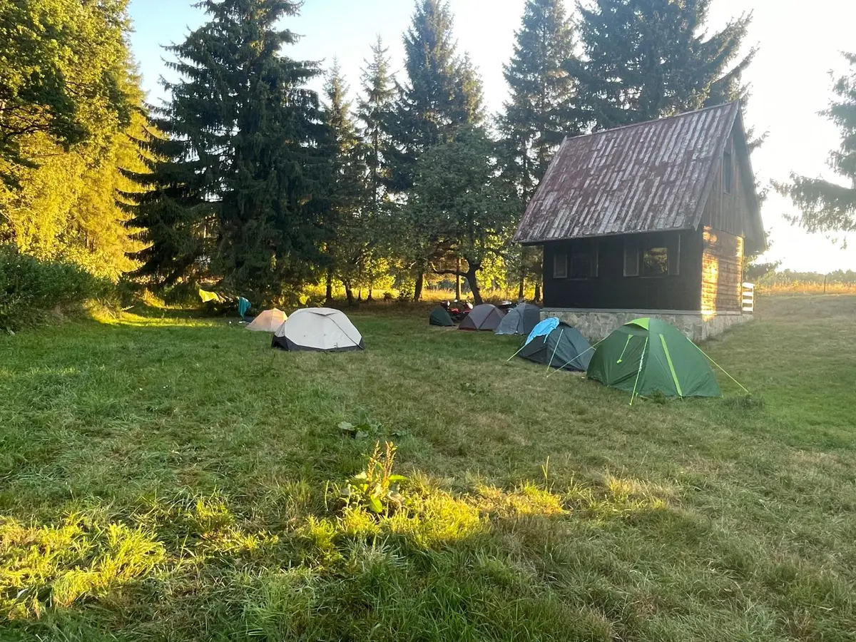 Stan na louce — stanová louka